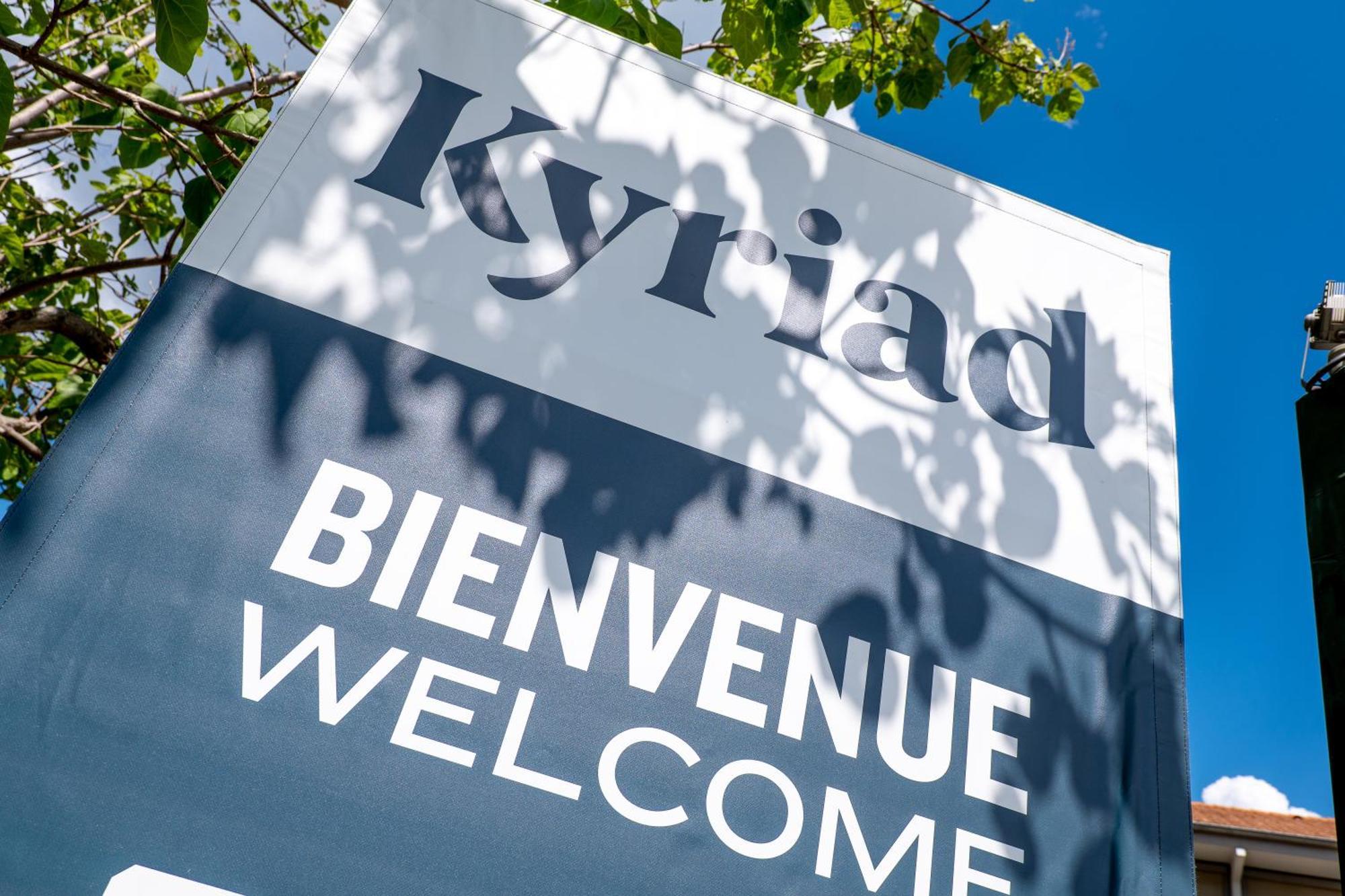 Kyriad Digne-Les-Bains Bagian luar foto