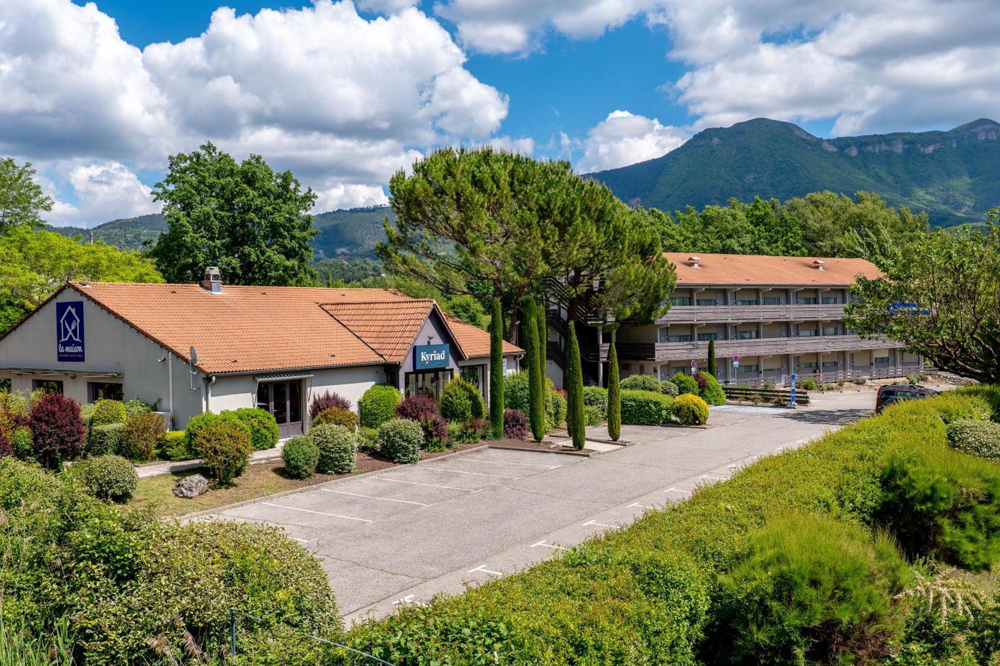 Kyriad Digne-Les-Bains Bagian luar foto