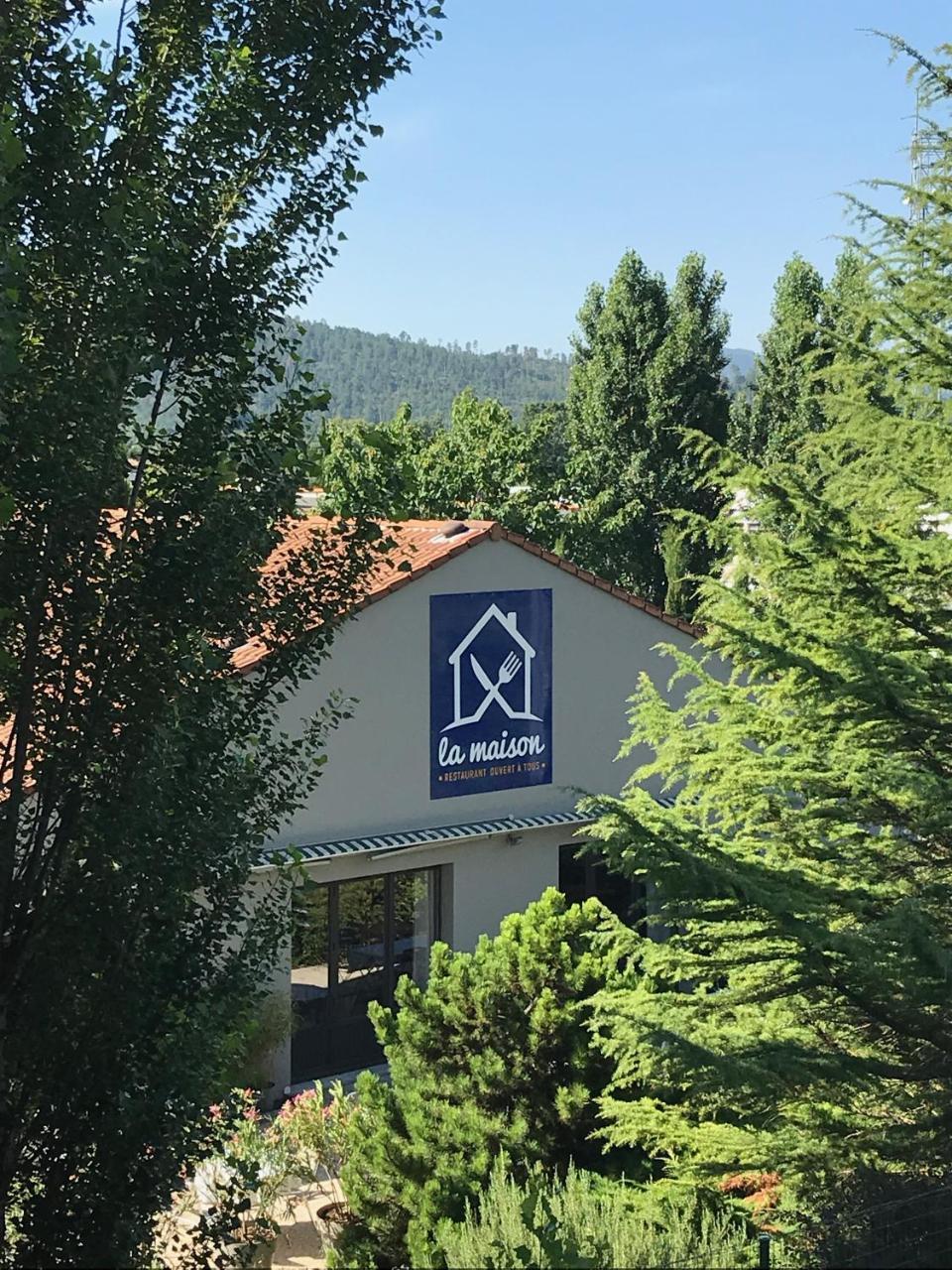 Kyriad Digne-Les-Bains Bagian luar foto